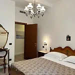 La Piazzetta ゲストハウス 3*