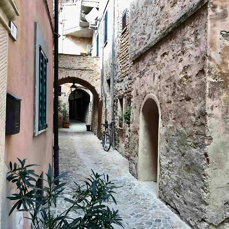 La Piazzetta Serra San Quirico