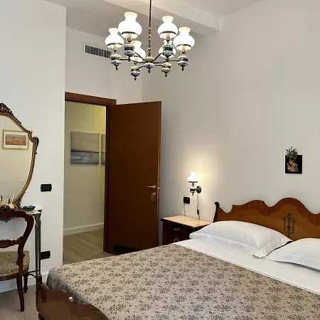 La Piazzetta Guest house 3*